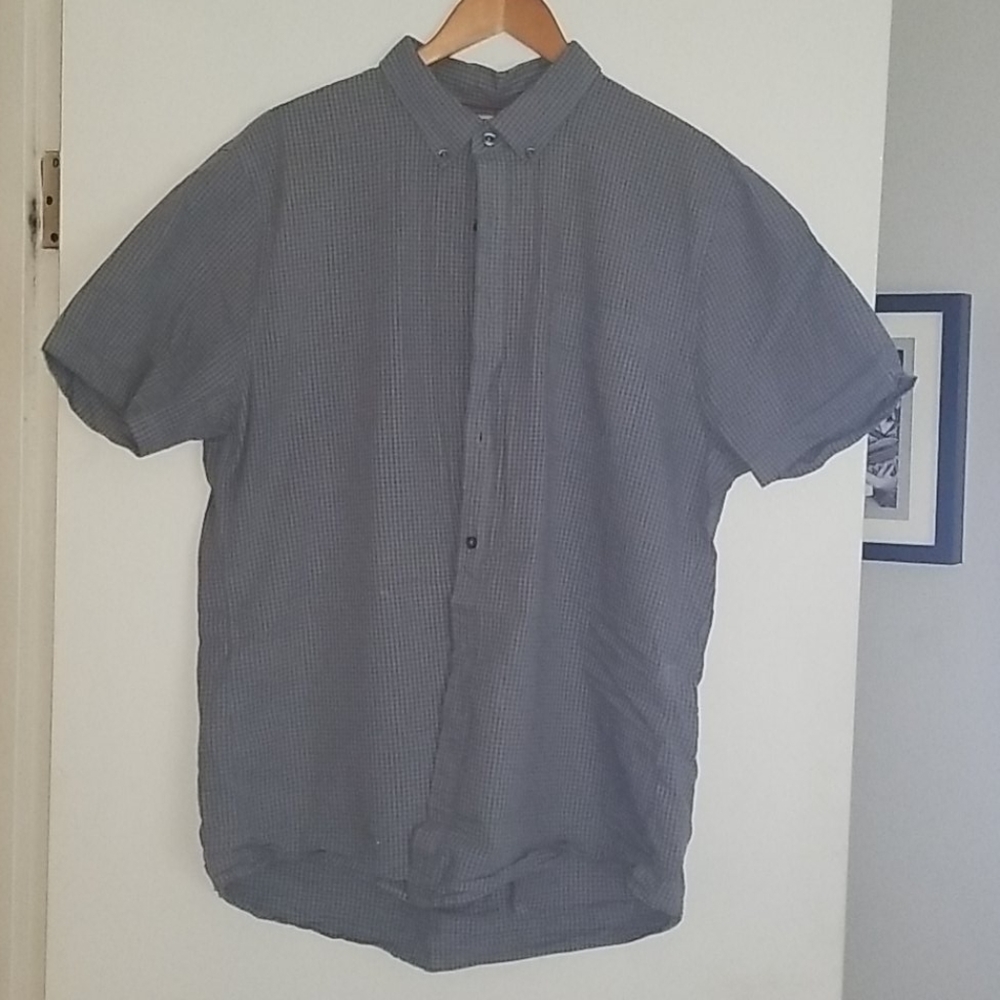 Short sleeve button up
